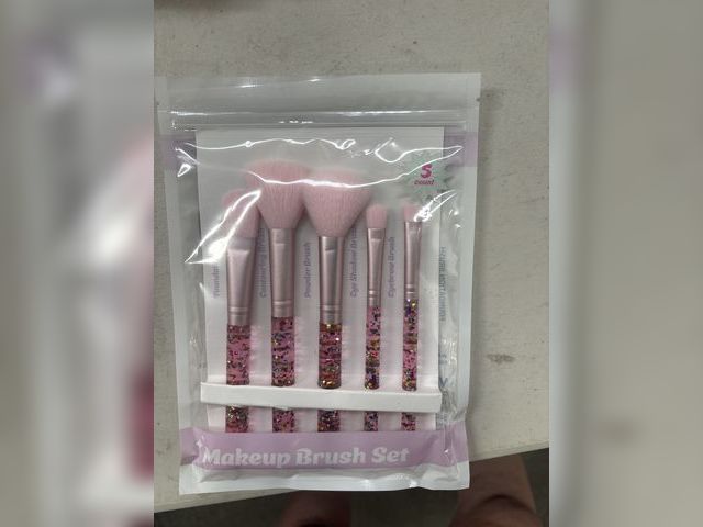 Lot 96-164439 - Makeup Brushes Set 5ct
New