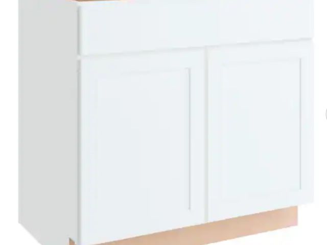 Lot 96-232552 - Hampton Bay Courtland 36 in. W x 24 in. D x 34.5 in. H Assembled Shaker Base Kitchen Cabinet in Pola...