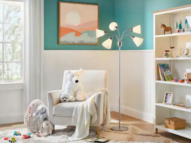 Lot 96-192651 - Hampton Bay
67 in. 5-Light Brushed Nickel Gooseneck Floor Lamp with White Acrylic Shades
New