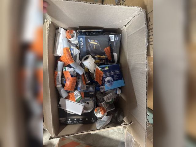 Lot 96-164161 - Mixed Box of Miscellaneous Home Depot Items