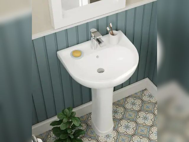 Lot 96-232441 - DEERVALLEY Bathroom Sink in White Vitreous China with Single Faucet Hole and Overflow SINK ONLY!!!  ...