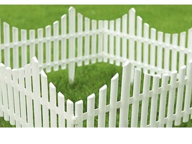Lot 96-223174 - White Picket Fence Garden Border 12 pack New