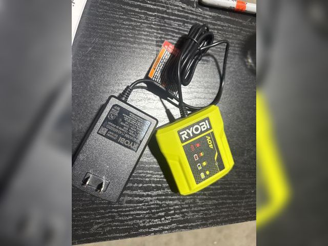 Lot 96-179485 - Ryobi Charger 40v 
unused