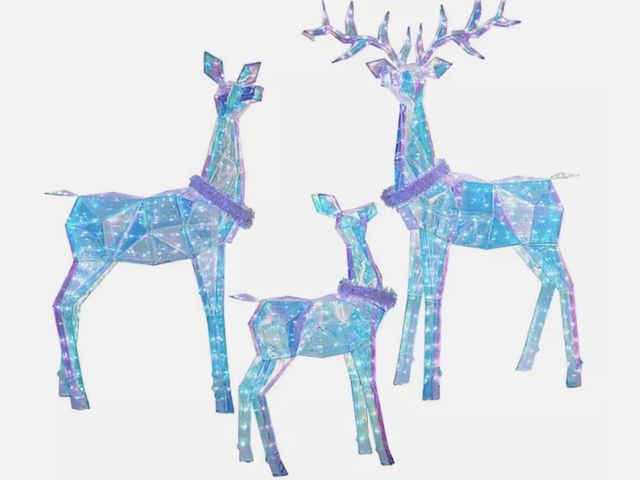 Lot 96-197333 - Appears to be Prismatic Deer Family Christmas Winter 3 Piece, may vary from stock photo &amp; descri...