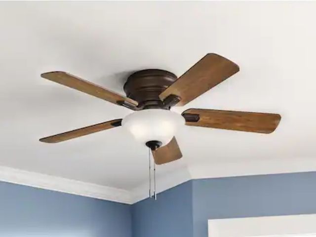 Lot 96-163066 - Hampton Bay
Hawkins III 44 in. LED Indoor Oil Rubbed Bronze Flush Mount Ceiling Fan with Light
New