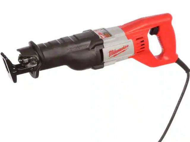 Lot 96-191227 - Milwaukee
12 Amp SAWZALL Reciprocating Saw with Case
Used Untested