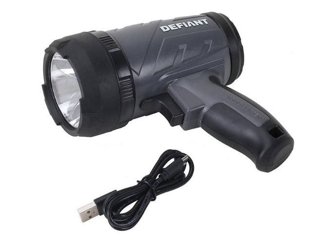 Lot 96-170778 - Defiant 1000 Lumens LED Compact
Rechargeable Spotlight with USB Cable

New