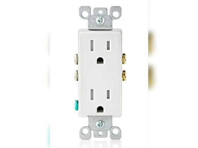 Lot 96-162414 - Leviton
Decora 15 Amp 125 V Tamper Resistant Duplex Outlet/Receptacle, White (10-Pack) T5325-WMP
New