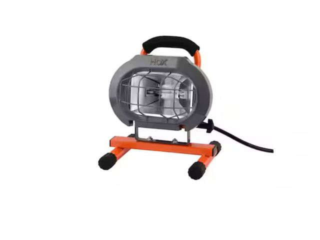 Lot 96-181903 - HDX 250-Watt Portable Halogen Work Light
used untested