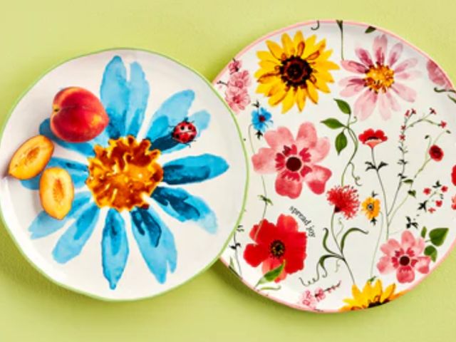 Lot 96-181010 - Mud Pie Floral Nested Platter Set; Small 12" Dia | Large 12 3/4" 
New
Exact model varies from stock ...