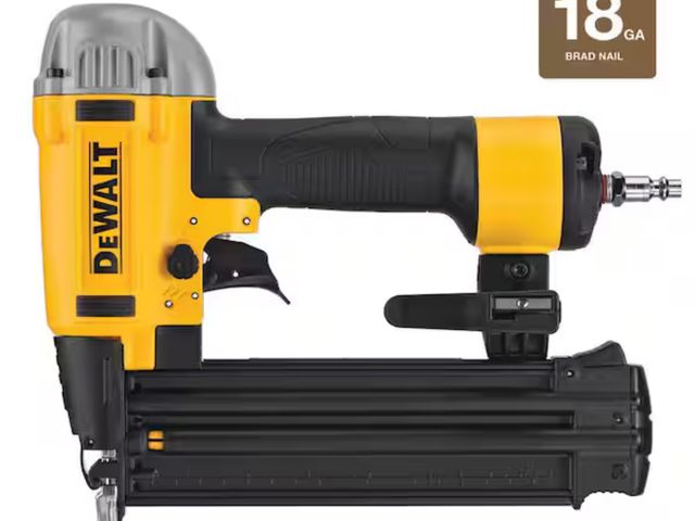 Lot 96-159842 - DEWALT 18-Gauge Pneumatic Brad Nailer MSRP $129, appears unused