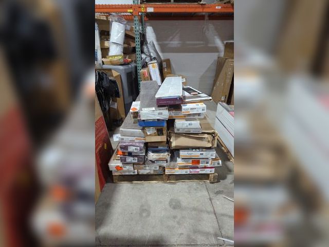 Lot 96-190442 - Pallet of Mixed Flooring, New palletized items have a strict 5-day pickup