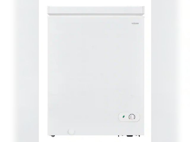 Lot 96-189934 - Vissani
5.0 cu. ft. Manual Defrost Chest Freezer with LED Light in White Garage Ready
New, but has s...