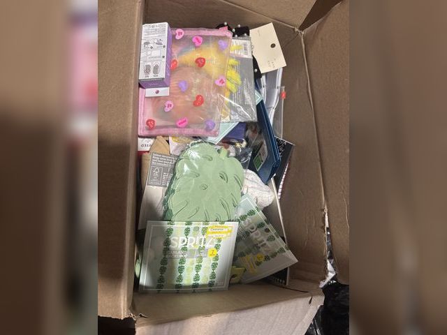 Lot 96-164776 - Miscellaneous box of Target items
Box of mostly new item