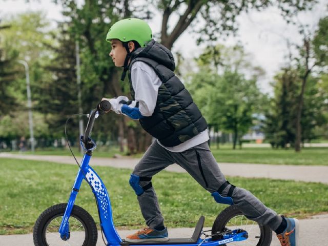 Lot 96-226967 - Costway TQ10394NY 12 in. Kids Youth Kick Scooter with Adjustable Height Handlebar Inflatable Wheels,...
