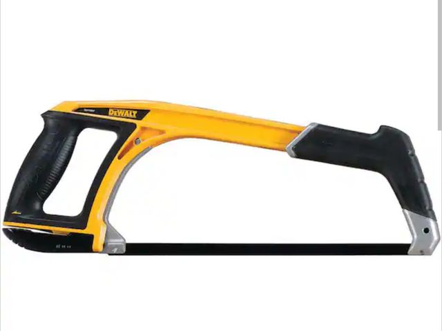 Lot 96-165355 - DEWALT 12 in. Tooth Saw with Plastic Handle Lightly used