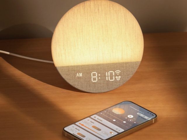 Lot 96-230525 - Dreamegg Sunrise 1+ Connected Sunrise Sleep &amp; Wake Clock (APP Control) New