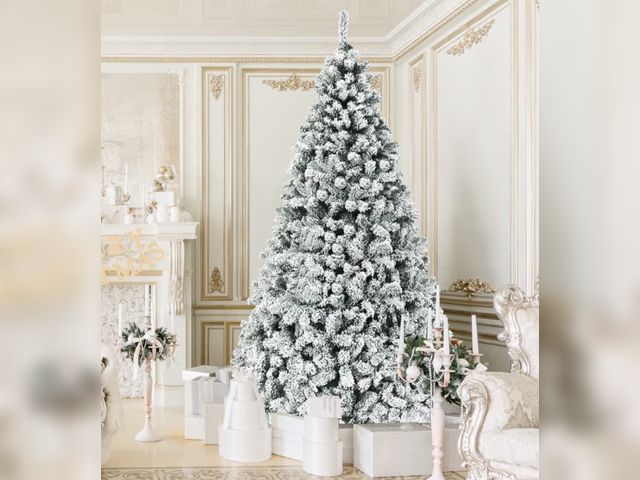 Lot 96-197401 - COSTWAY 9 FT Pre-Lit Christmas Tree, Snow Flocked Hinged Xmas Tree with 1498 Branches Tips &amp; 550...