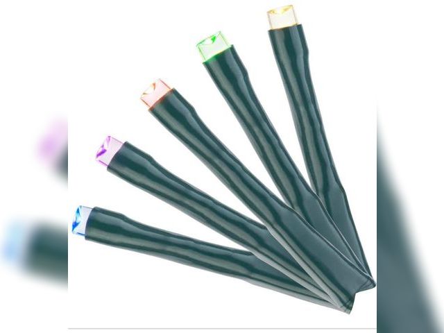 Lot 96-191274 - Home Accents Holiday
400 Count Grand Duchess
Color Changing Warm White to Multi-Colored Twinkling
St...