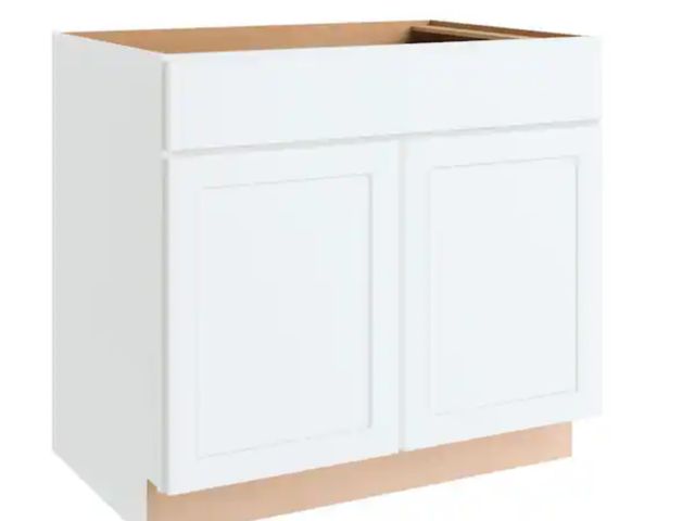 Lot 96-180018 - Hampton Bay
Courtland 36 in. W x 24 in. D x 34.5 in. H Assembled Shaker Sink Base Kitchen Cabinet in...