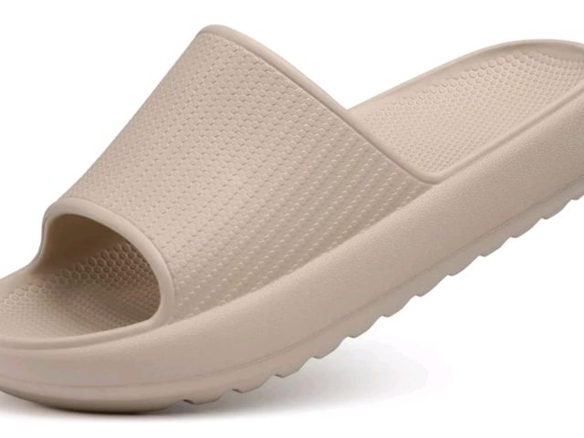 Lot 96-230802 - Litfun Cloud Slide Sandals for Women Men Summer Shower Shoes Soft Pillow Slippers Arch Support Beach...