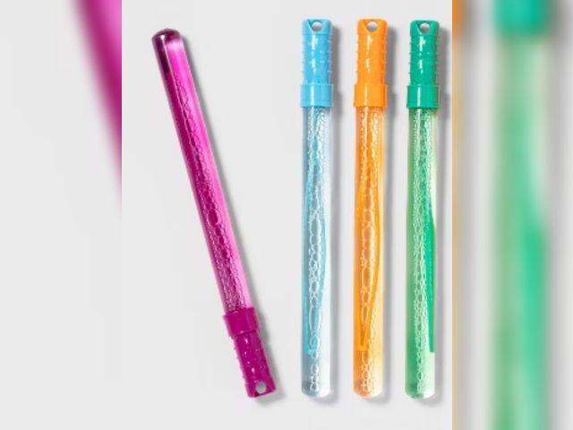 Lot 96-161605 - 4oz Bubble Wands 4 pack 

New