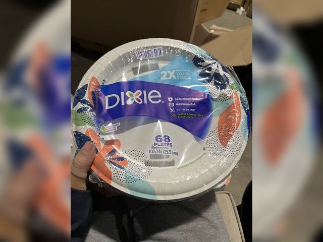 Lot 96-189998 - Dixie Paper Plates 68 Count New