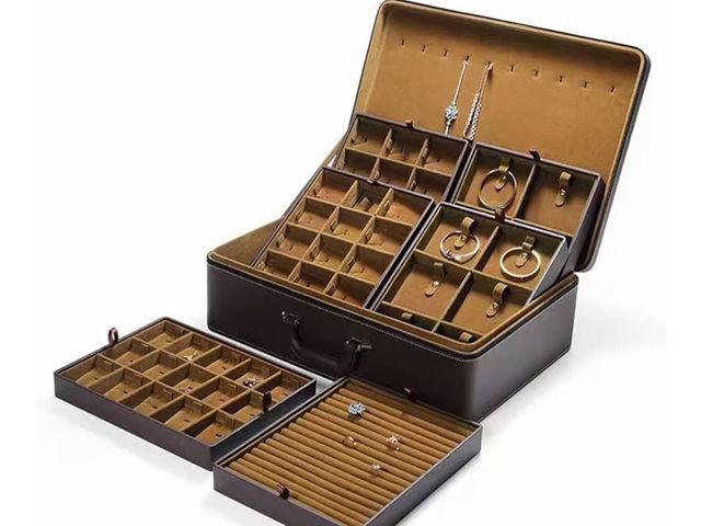 Lot 96-159575 - Jewelry Trays Stacks Carriable with Handle Zipper Box Organizer Faux-Leather Accessory Case Storage(...