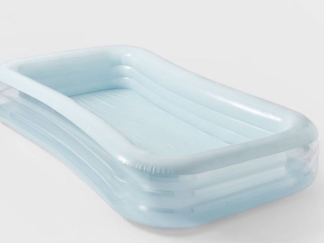 Lot 96-165593 - 6' × 22" Deluxe Rectangular Family Pool Blue - Sun Squad™: Inflatable PVC Kit

New