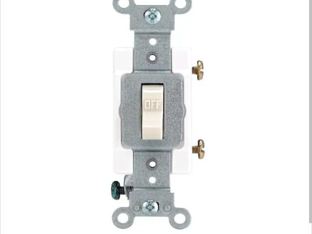 Lot 96-167039 - Leviton 15/20 Amp Single-Pole Industrial Toggle Switch, Light Almond 1221-20T new