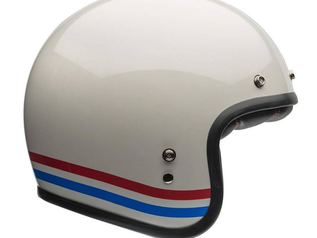 Lot 96-169598 - Bell Custom 500 Unisex Motorcycle Helmet
Size XL
MSRP $169.99
New