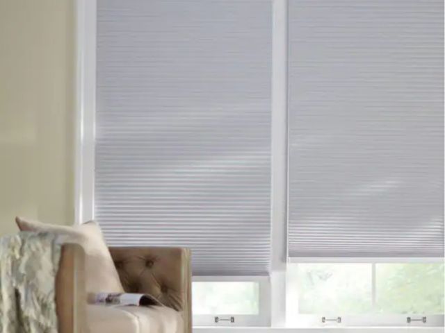 Lot 96-165033 - Home Decorators Collection
Snow Drift Cordless Light Filtering Cellular Window Shades - 48.375 in.W ...