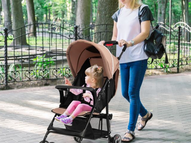 Lot 96-197725 - Costway Toddler / Foldable Lightweight Travel-friendly
New