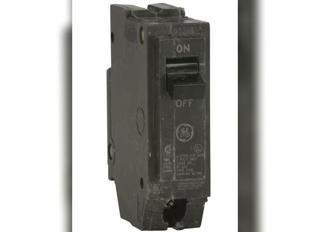 Lot 96-164084 - GE Q-Line 15 Amp 1 Single-Pole Circuit Breaker
New