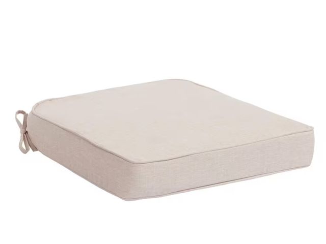 Lot 96-165546 - Hampton Bay
20 in. W x 20 in. D Universal Outdoor Seat Pad in Putty Beige
New