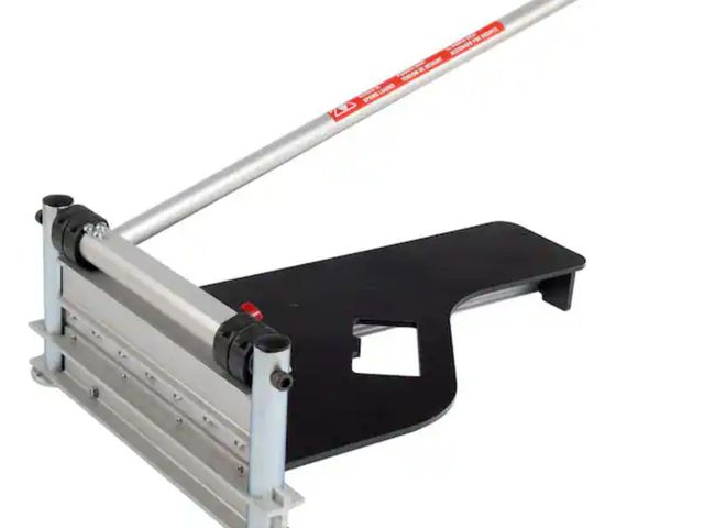 Lot 96-191470 - ROBERTS
13 in. Multi-Floor Cutter with 0 to 45 Degree Miter Guide and 28-1/2 in. Handle
Open box 
Ap...