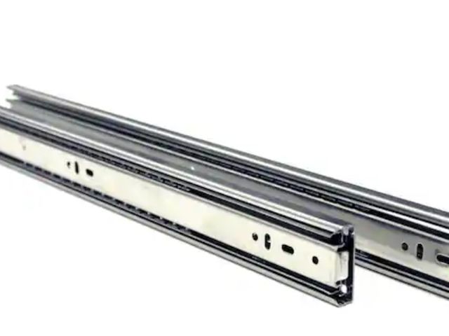 Lot 96-175776 - 20 in. Side Mount Full Extension Ball Bearing Drawer Slide with Installation Screws 1-Pair (2 Pieces...