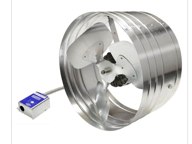 Lot 96-211359 - Master Flow 1600 CFM Silver Electric
Powered Gable Mount Gable
Louver Vent MSRP $119 Unused