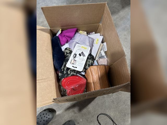 Lot 96-173322 - Mixed box of Target inventory. Mostly new