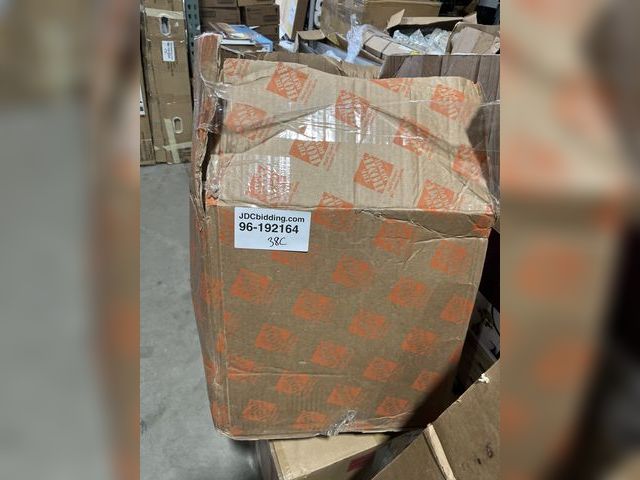 Lot 96-192164 - Large miscellaneous box of plumbing parts, various conditions