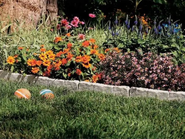 Lot 96-165183 - Suncast
Border Stone 10 ft. (12 in. Sections) Plastic Border Edging
New