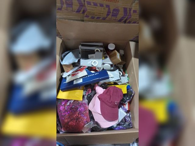 Lot 96-207856 - XL Mixed Box of Amazon Overstock Items New