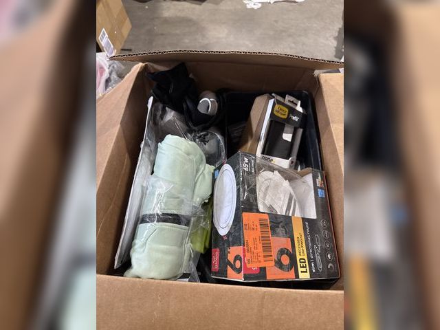 Lot 96-178656 - Mixed box of miscellaneous items