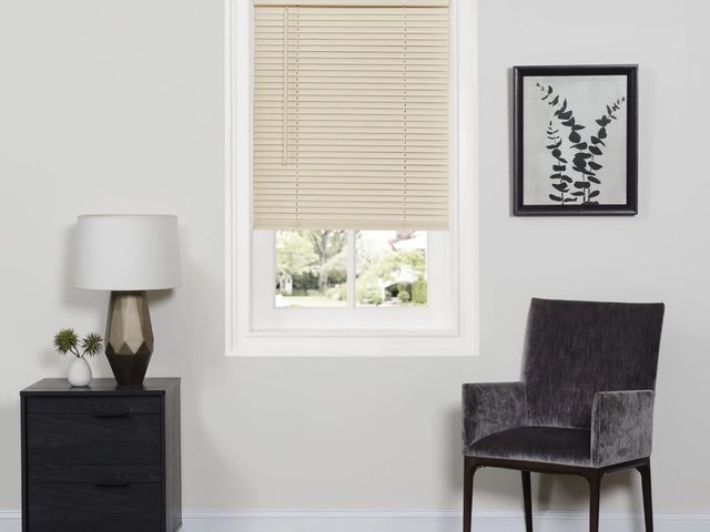 Lot 96-211730 - 4 Pack Designer's Touch  Alabaster Cordless 1 in. Room Darkening Vinyl Blind - 43 in. W x 64 in. L N...