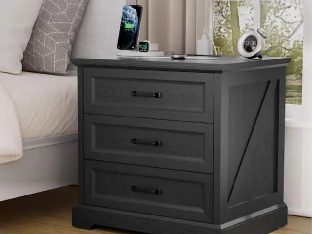 Lot 96-204132 - Hommpa
Farmhouse Black 3-Drawer 23.6 in. W Nightstand with Charging Station
New 
Msrp $136.48