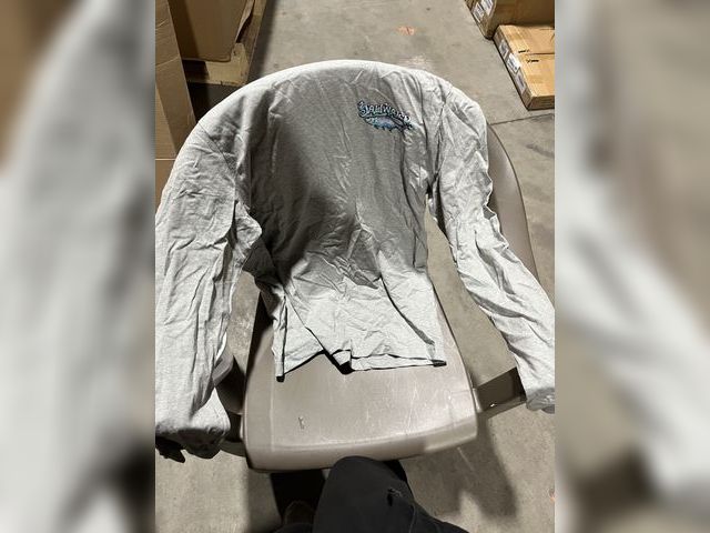 Lot 96-179059 - Men’s Saltwater Graphic Long Sleeve Tee size L Unused