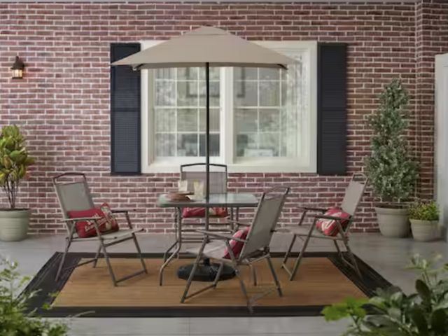 Lot 96-222322 - StyleWell Amberview 6-Piece Sling Folding Outdoor Dining Set with Umbrella MSRP $139
New