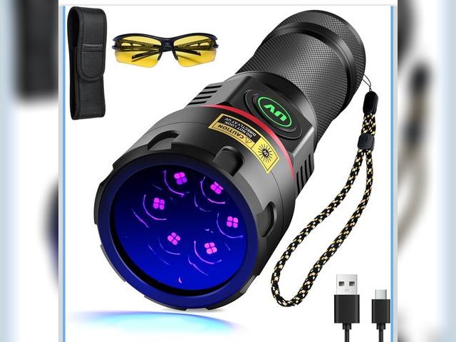 Lot 96-191509 - DARKBEAM UV Flashlight 365nm Black Light, 6xLED Quad-core Rechargeable Powerful Blacklight 80W Woods...