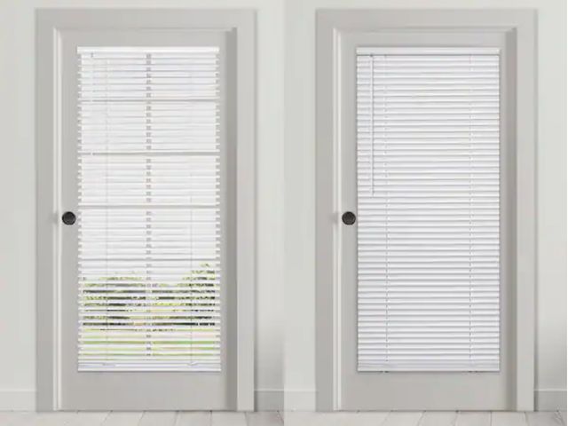 Lot 96-179824 - Magne Blind
White Cordless Room Darkening Magnetic Mini Blinds with 1 in. Slats - 25 in. W x 72 in. ...