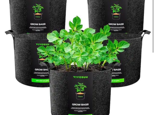 Lot 96-179979 - VIVOSUN 5 Gal. Heavy-Duty Nonwoven Fabric Grow Bags with Handles (5-Pack) New